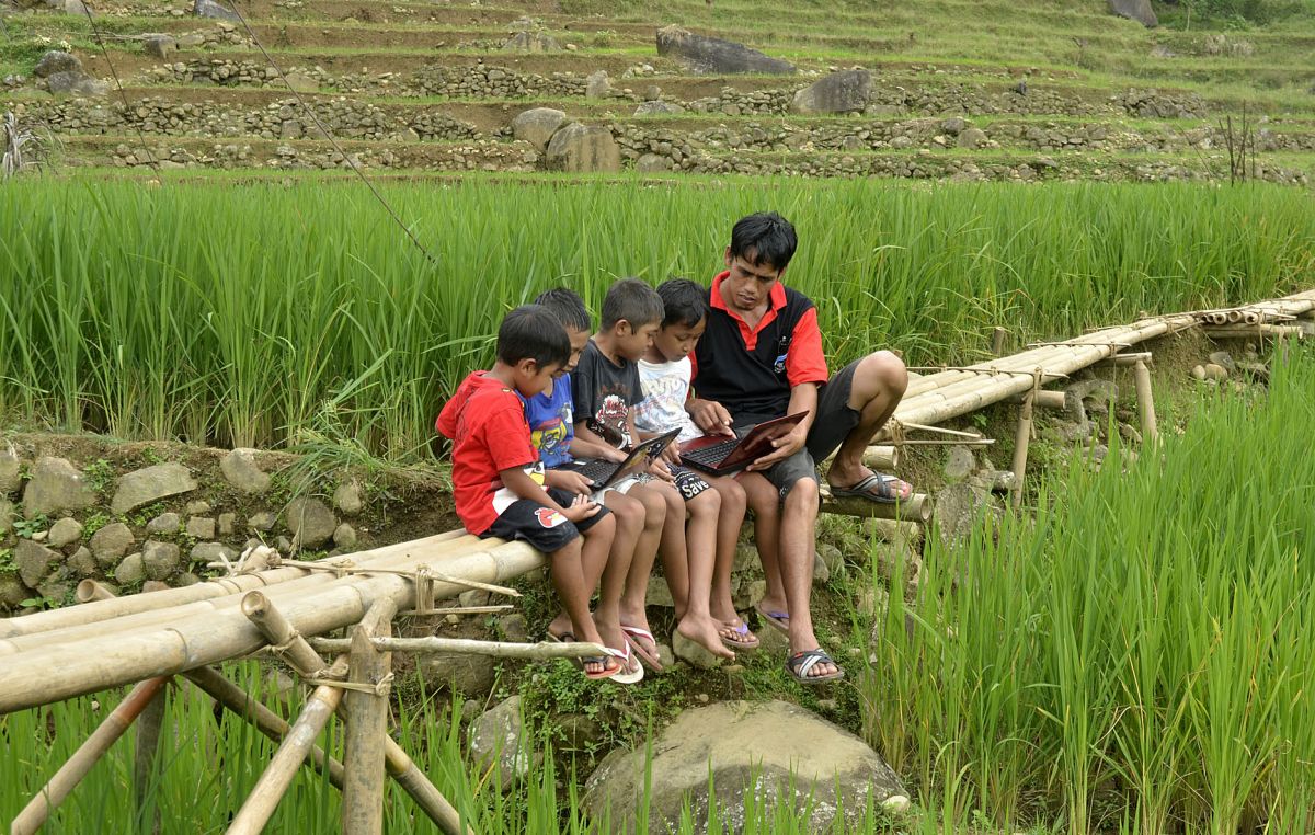 Transformasi Infrastruktur Desa Digital: Membangun Masyarakat Cerdas dan Berdaya