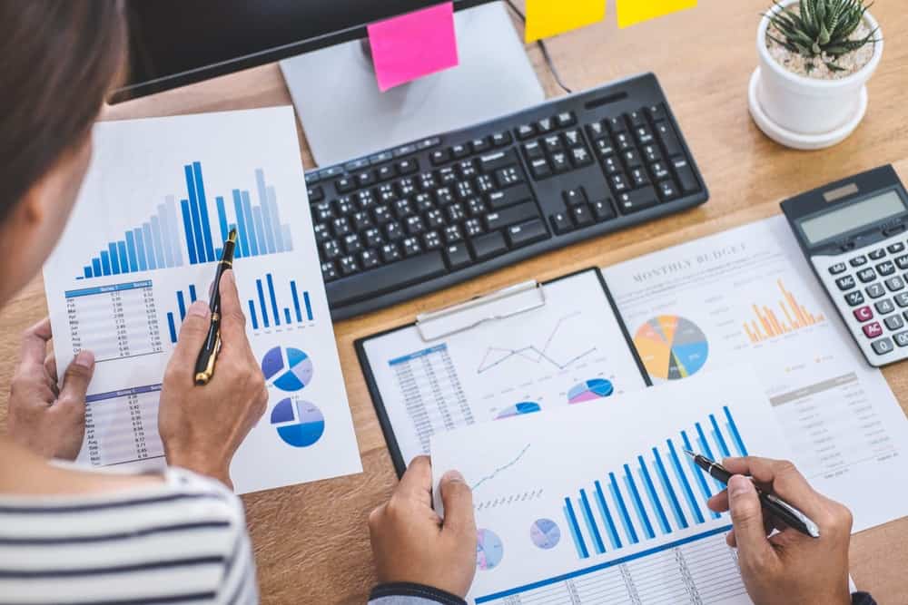 Menerapkan Analisis Data untuk Meningkatkan Kinerja Bisnis E-commerce Anda Menerapkan Analisis Data untuk Meningkatkan Kinerja Bisnis E-commerce Anda