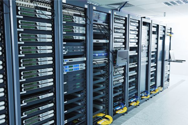 Membangun Redundansi Data dengan Solusi Backup Data Situs Web yang Terdistribusi Membangun Redundansi Data dengan Solusi Backup Data Situs Web yang Terdistribusi